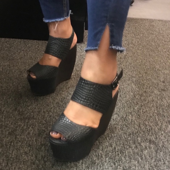 MIA Limited Edition Valerie Black Croco Wedge - Picture 6 of 6